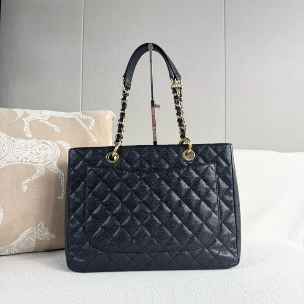 Chanel Women Pre-Loved Bag Very Good Condition - Picture 3 of 9